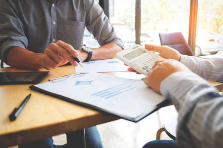 Contrarian Investing: How to Profit by Going Against the Crowd