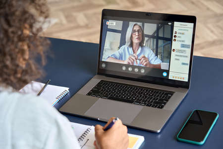 The Pros and Cons of Learning About Investing from YouTube vs. Traditional Education