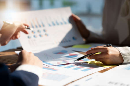 Hedge Funds in Bear Markets: Strategies for Navigating Economic Downturns