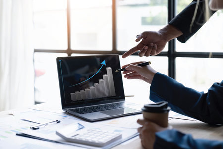 How to Analyze and Pick the Best ETFs: Key Metrics and Tools You Need to Know
