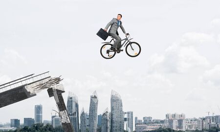 How Economic Cycles Impact Diversification Strategies and Portfolio Performance